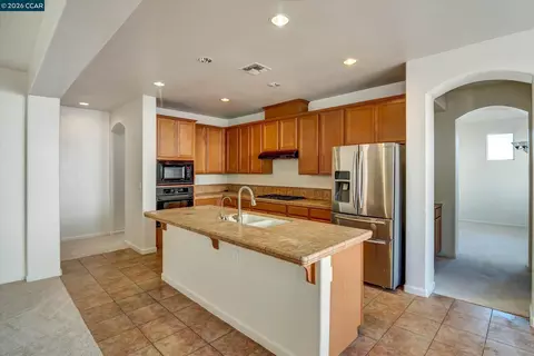 Kitchen - 30 Echo Ct, Patterson, CA 95363 photo 1 of 3