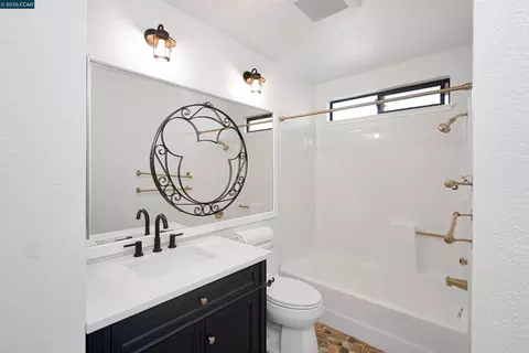 Bath - 100 Opal Ct, Hercules, CA 94547 photo 2 of 6