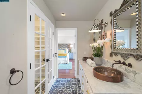 Bath - 100 Opal Ct, Hercules, CA 94547 photo 5 of 6