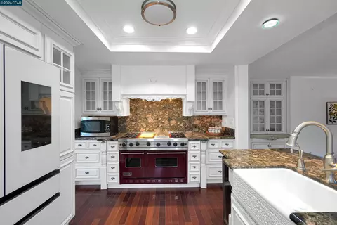 Kitchen - 100 Opal Ct, Hercules, CA 94547 photo 5 of 6