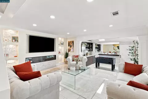 Living - 1386 Lichen Ct, Concord, CA 94521 photo 2 of 3