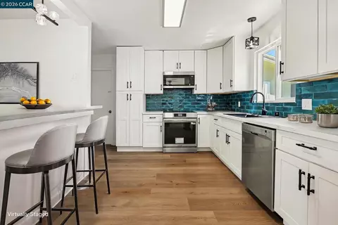 Kitchen - 333 Lamont Ct, Vallejo, CA 94591 photo 1 of 3