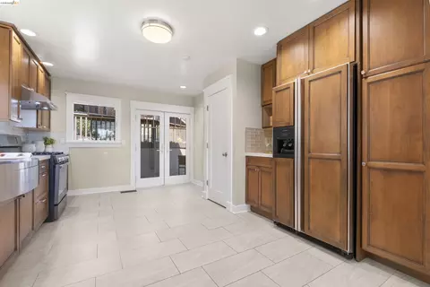 977 Regal Rd, Berkeley, CA 94708 photo 17