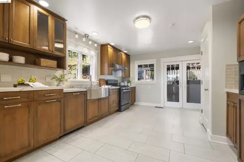 977 Regal Rd, Berkeley, CA 94708 photo 16