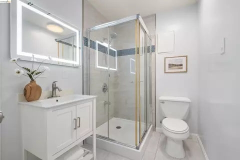Bath - 977 Regal Rd, Berkeley, CA 94708 photo 7 of 7