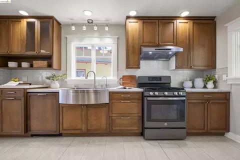 977 Regal Rd, Berkeley, CA 94708 photo 18