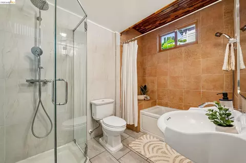 Bath - 1883 Harmon St, Berkeley, CA 94703 photo 1 of 4
