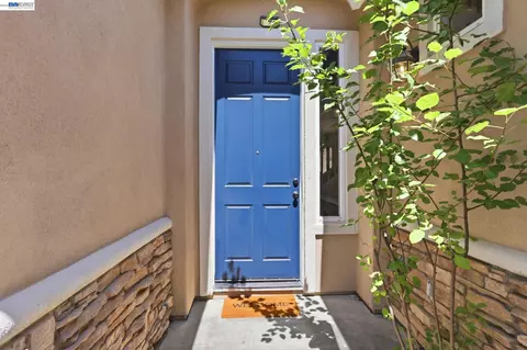 Entry Way - 3214 Breaker Ct, Vallejo, CA 94591 photo 1 of 7