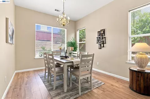 Dining - 3214 Breaker Ct, Vallejo, CA 94591 photo 1 of 2