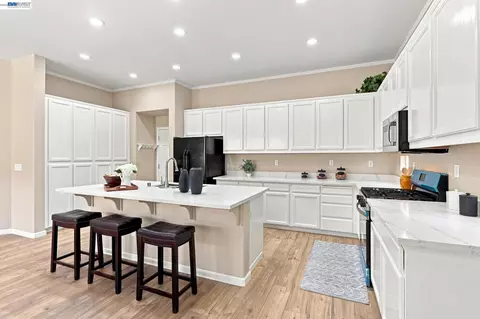 Kitchen - 3214 Breaker Ct, Vallejo, CA 94591 photo 1 of 3
