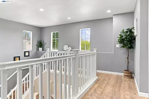 Entry Way - 3214 Breaker Ct, Vallejo, CA 94591 photo 4 of 7