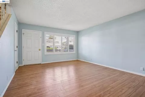 Living - 478 Ribier Ct, Manteca, CA 95336 photo 1 of 6