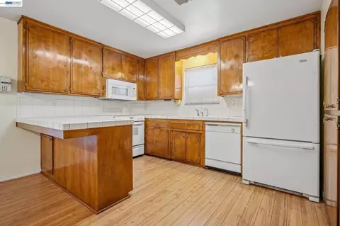 Kitchen - 478 Ribier Ct, Manteca, CA 95336 photo 1 of 1