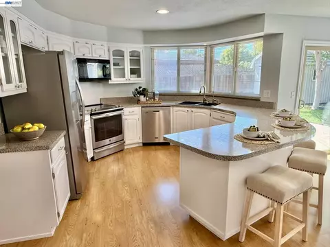 Kitchen - 2249 Stonebridge Rd, Livermore, CA 94550 photo 5 of 9