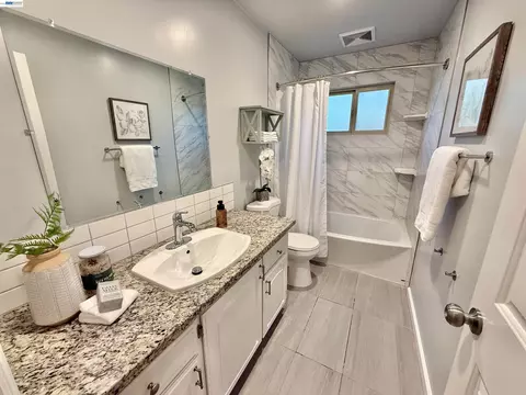 Bath - 2249 Stonebridge Rd, Livermore, CA 94550 photo 1 of 4