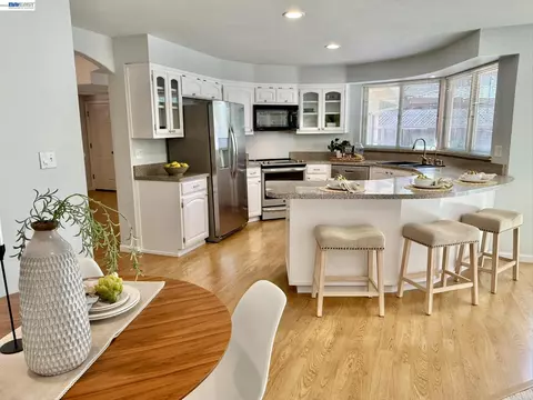 Kitchen - 2249 Stonebridge Rd, Livermore, CA 94550 photo 6 of 9