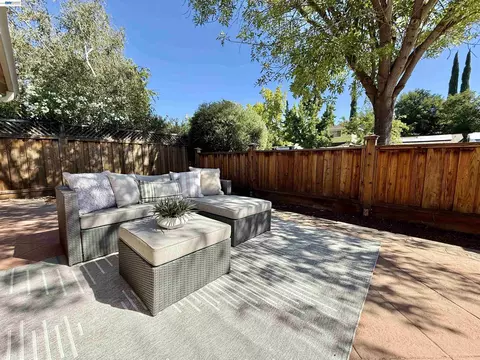 Exterior - 2249 Stonebridge Rd, Livermore, CA 94550 photo 8 of 20