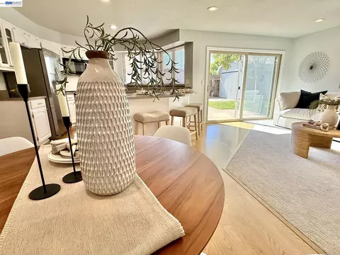 Dining - 2249 Stonebridge Rd, Livermore, CA 94550 photo 6 of 7