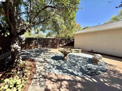 Exterior - 2249 Stonebridge Rd, Livermore, CA 94550 photo 16 of 20
