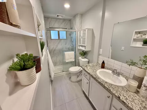 Bath - 2249 Stonebridge Rd, Livermore, CA 94550 photo 3 of 4