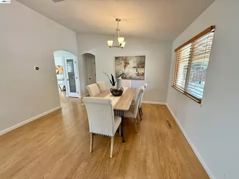 Dining - 2249 Stonebridge Rd, Livermore, CA 94550 photo 1 of 7