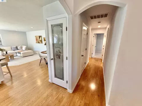 Entry Way - 2249 Stonebridge Rd, Livermore, CA 94550 photo 3 of 6