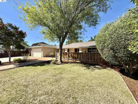 Exterior - 2249 Stonebridge Rd, Livermore, CA 94550 photo 3 of 20