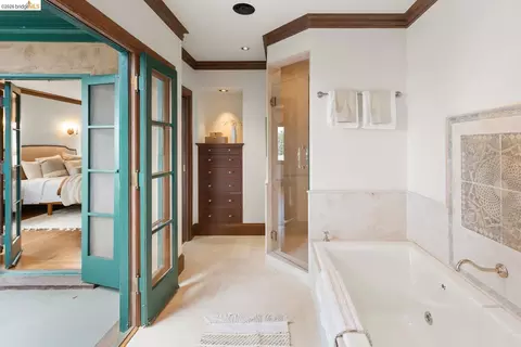 Bath - 1411 Hawthorne Ter, Berkeley, CA 94708 photo 2 of 8