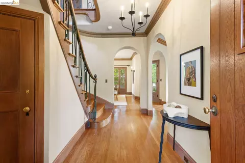 Entry Way - 1411 Hawthorne Ter, Berkeley, CA 94708 photo 1 of 4