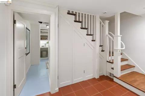 Entry Way - 1411 Hawthorne Ter, Berkeley, CA 94708 photo 4 of 4