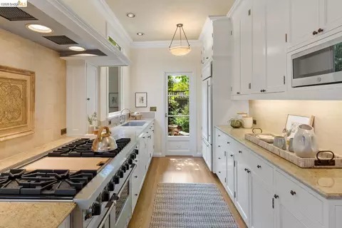 Kitchen - 1411 Hawthorne Ter, Berkeley, CA 94708 photo 1 of 2