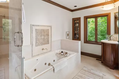 Bath - 1411 Hawthorne Ter, Berkeley, CA 94708 photo 3 of 8