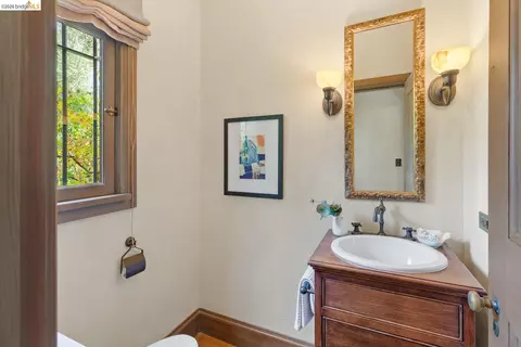 Bath - 1411 Hawthorne Ter, Berkeley, CA 94708 photo 1 of 8