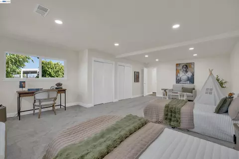 Bedroom - 327 Kingston Ave, Martinez, CA 94553 photo 2 of 5