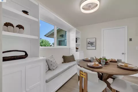 Dining - 327 Kingston Ave, Martinez, CA 94553 photo 2 of 3