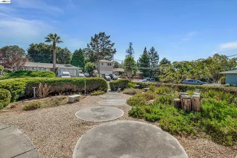 Exterior - 327 Kingston Ave, Martinez, CA 94553 photo 16 of 16