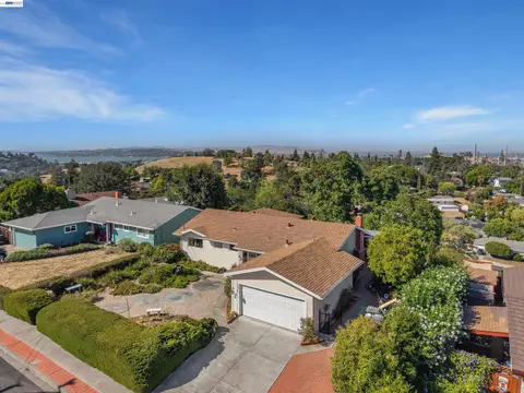 View/Area - 327 Kingston Ave, Martinez, CA 94553 photo 5 of 10