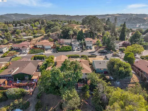 View/Area - 327 Kingston Ave, Martinez, CA 94553 photo 7 of 10