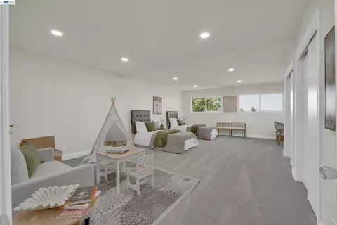 Bedroom - 327 Kingston Ave, Martinez, CA 94553 photo 1 of 5