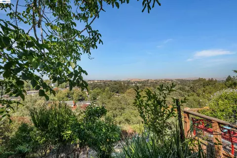 Other - 327 Kingston Ave, Martinez, CA 94553 photo 1 of 11