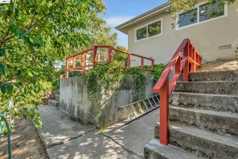 Exterior - 327 Kingston Ave, Martinez, CA 94553 photo 12 of 16