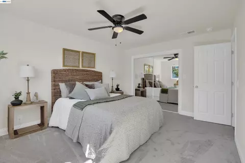 Bedroom - 327 Kingston Ave, Martinez, CA 94553 photo 4 of 5