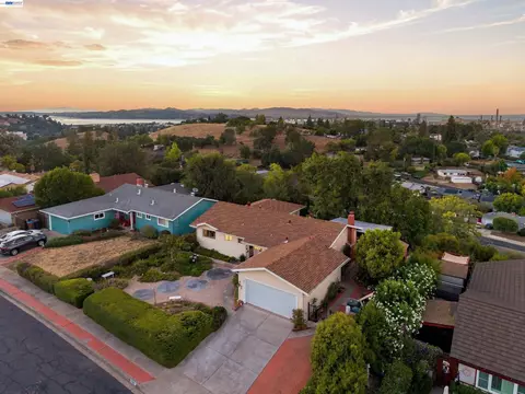 View/Area - 327 Kingston Ave, Martinez, CA 94553 photo 2 of 10