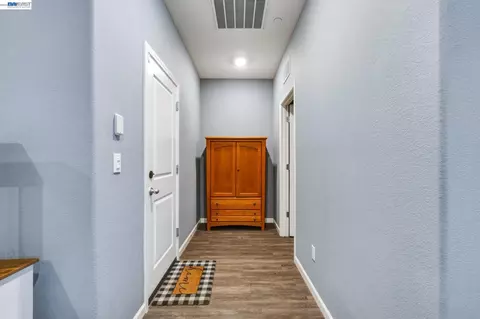 Entry Way - 726 Sudbrook Ct, Patterson, CA 95363 photo 5 of 5