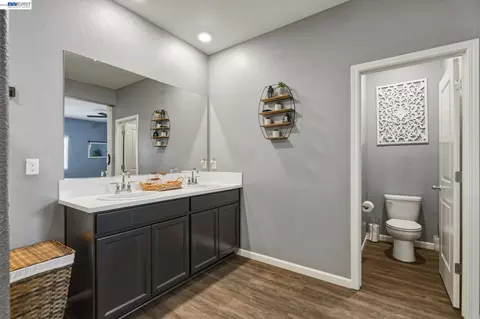 Entry Way - 726 Sudbrook Ct, Patterson, CA 95363 photo 4 of 5