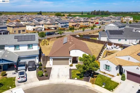 View/Area - 726 Sudbrook Ct, Patterson, CA 95363 photo 3 of 7