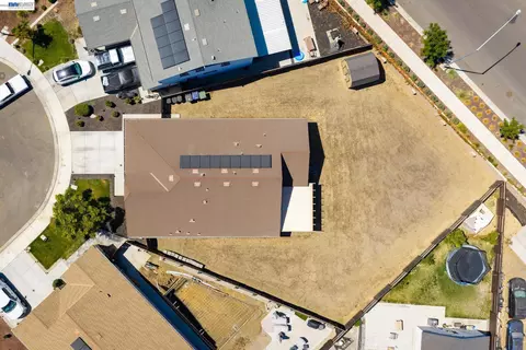 View/Area - 726 Sudbrook Ct, Patterson, CA 95363 photo 2 of 7