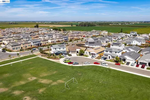 View/Area - 726 Sudbrook Ct, Patterson, CA 95363 photo 7 of 7