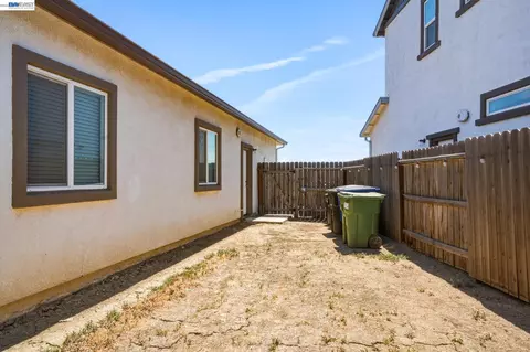Exterior - 726 Sudbrook Ct, Patterson, CA 95363 photo 7 of 14