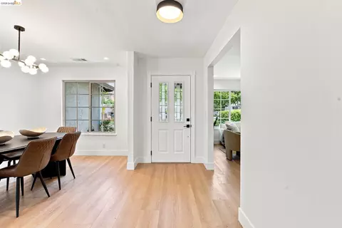 Entry Way - 509 Junipero St, Pleasanton, CA 94566 photo 3 of 4